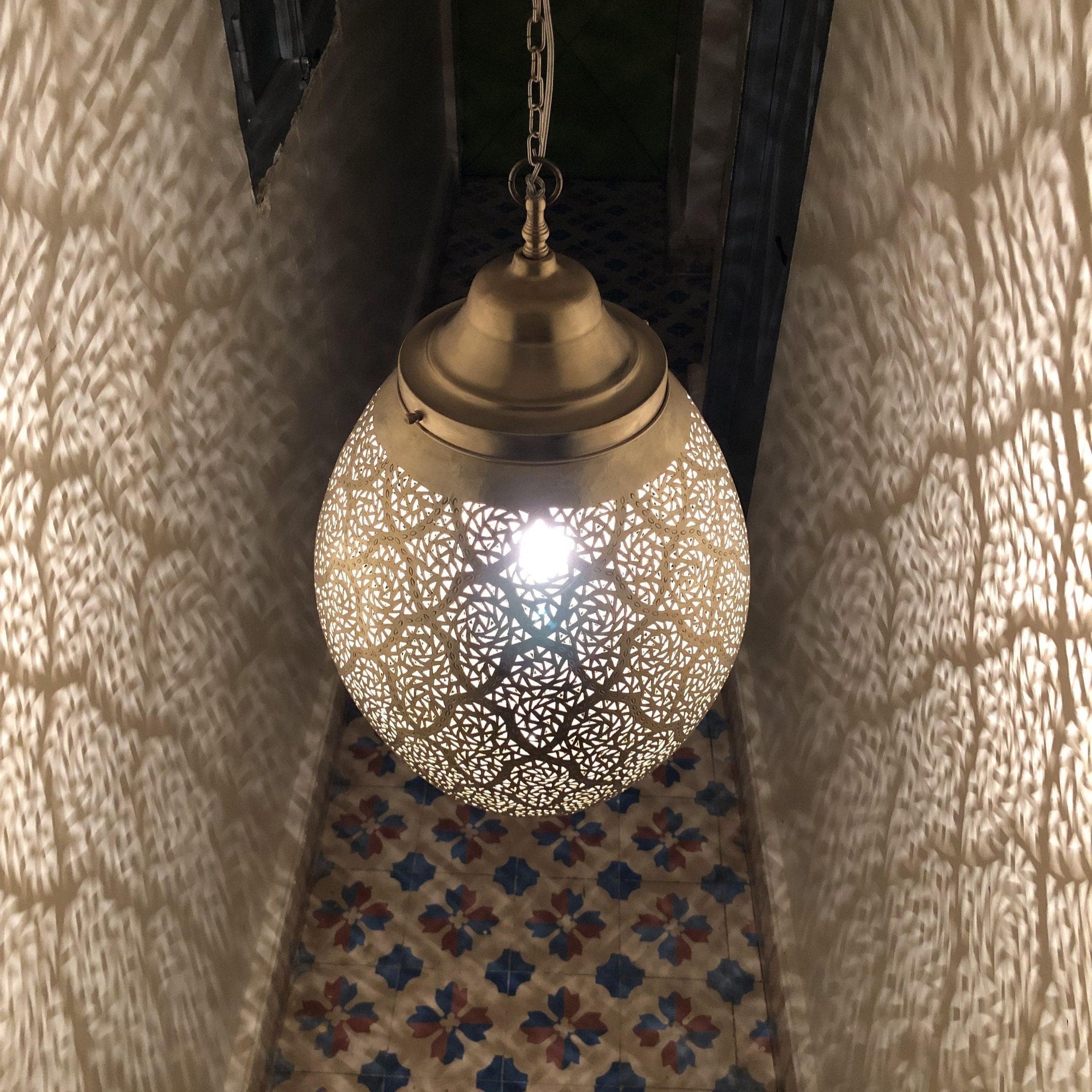 Elegant Moroccan Brass Ceiling Lamp – Handmade Pendant Fixture